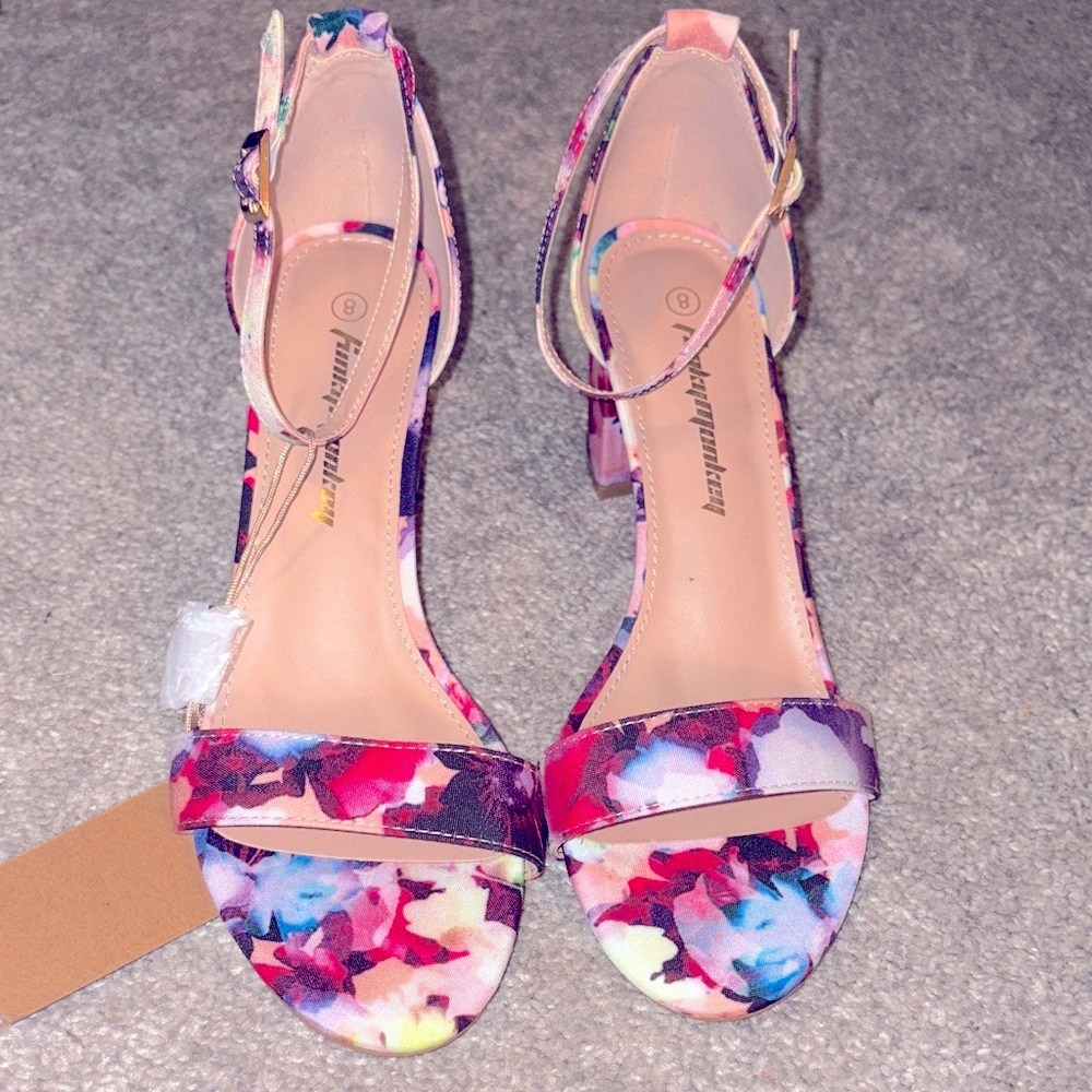 Funky monkey  Multicolor Floral fabric Heels size 8